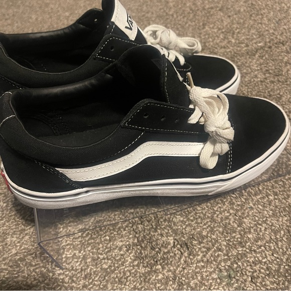 Men’s Vans Size 9. Very Clean. - Picture 5 of 6